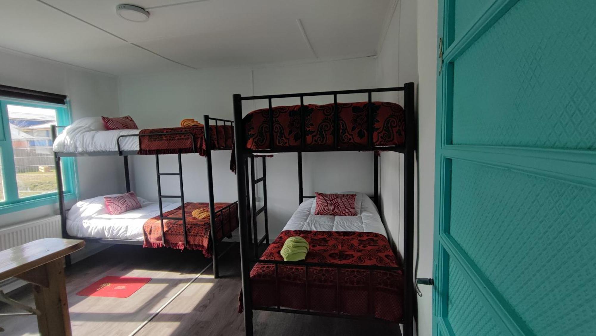 بويرتو ناتالز Hostel Kuntur المظهر الخارجي الصورة