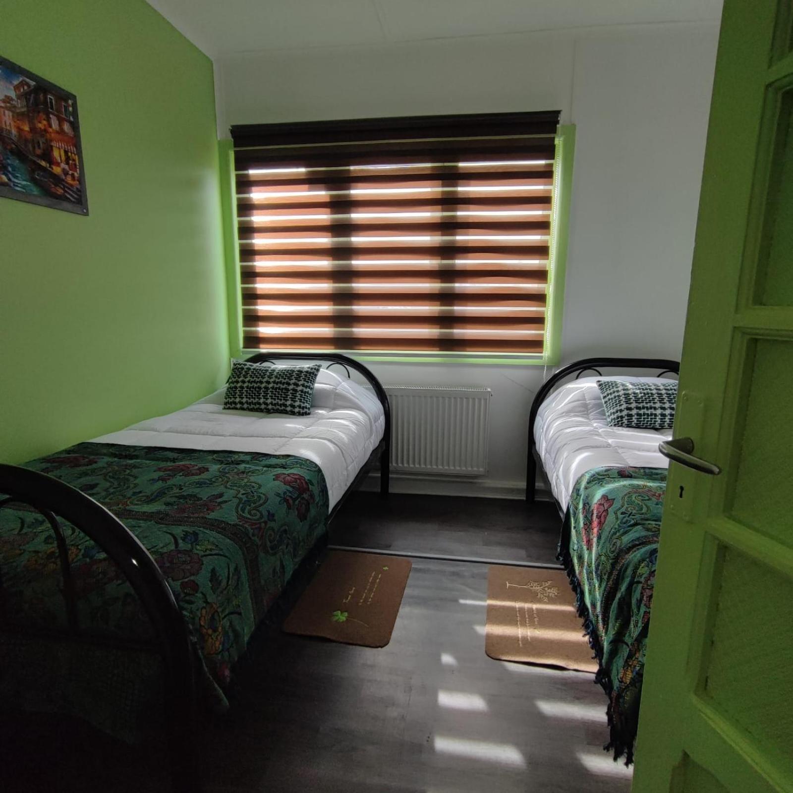 بويرتو ناتالز Hostel Kuntur المظهر الخارجي الصورة